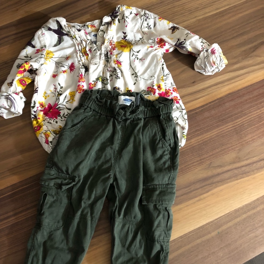 2t pants and 3t outfit, fits 2t